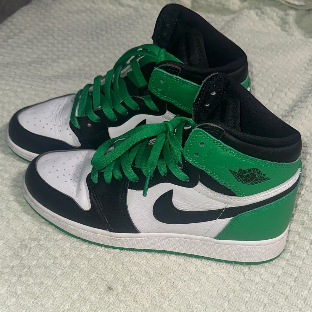 Nike Black and Green High-Top Sneakers